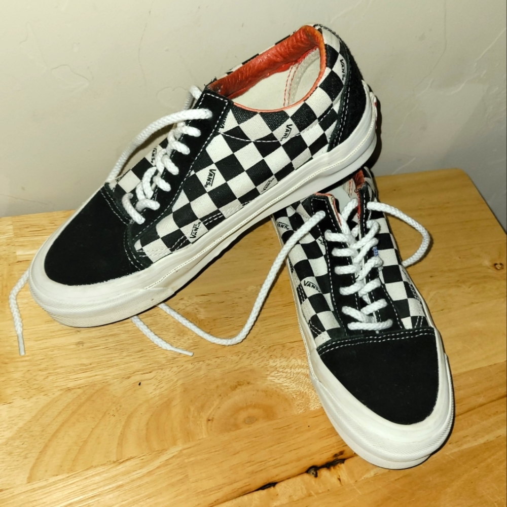Unisex Checker Vans size 4/ ladies 5.5